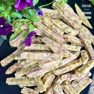 300gr Khoai môn sấy mắm hành,món ăn vặt độc đáo.Kết hợp độc đáo bùi béo khoai môn và vị đặc trưng mắm hành