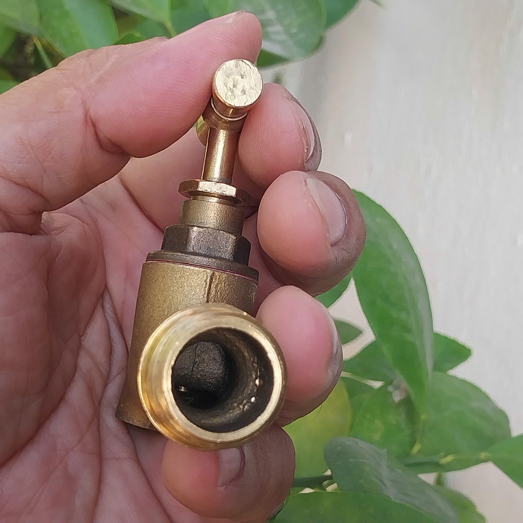 Van nước gắn hồ bằng đồng thau cổ điển ren 21mm