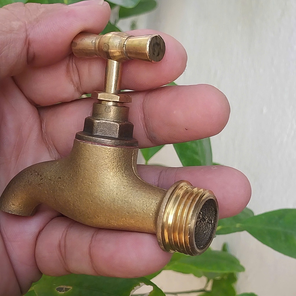 Van nước gắn hồ bằng đồng thau cổ điển ren 21mm