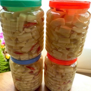 Măng Muối Chua Cay Quỳ Châu – Hũ 2kg – Đặc Sản Nghệ An – Không Chất Bảo Quản