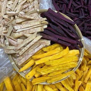 THUYTIENFOOD Khoai Mix 3 Vị – Khoai Vàng, Khoai Môn, Khoai Tím – Snack Ăn Vặt Giòn Ngon – Túi 250gr