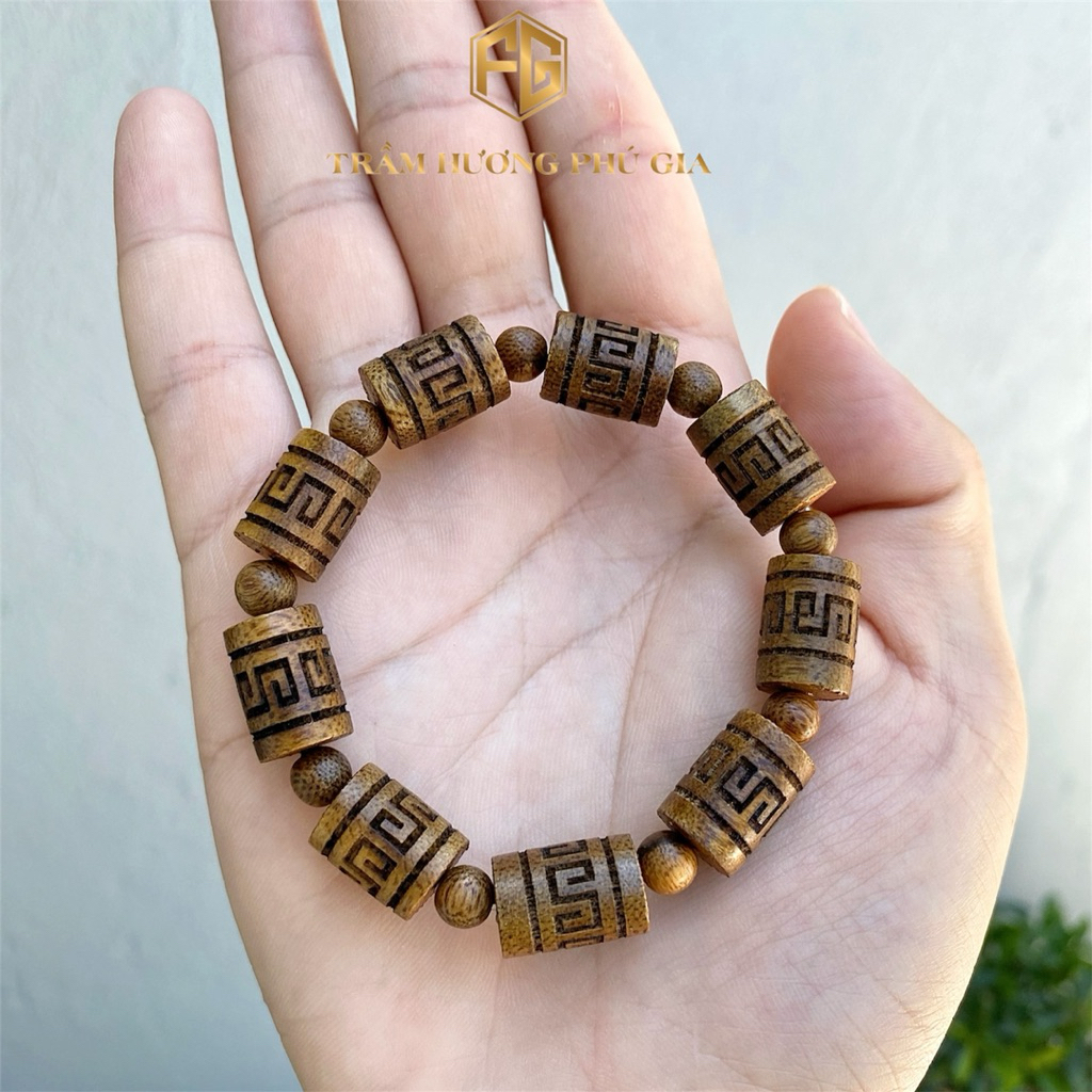 Vòng Trầm Hương Phong Thuỷ Khắc Chú May Mắn Bình An
