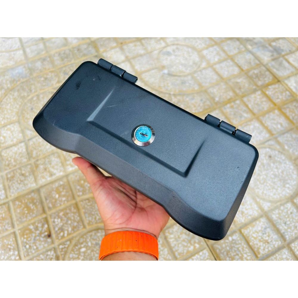 Thùng rổ xe máy Mini có nắp và Khóa gắn được nhiều loại xe Exciter Winner Wave Dream Sirius Airblade SH....nhựa ABS hàng