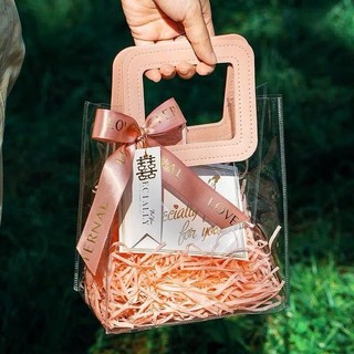 Túi Trong Suốt Đựng Quà Kèm Hoa, Túi Đựng Quà Kèm Nơ, Túi Quà Tay Cầm PVC Trong Suốt Sang Trọng, Vân Thỏ Beauty