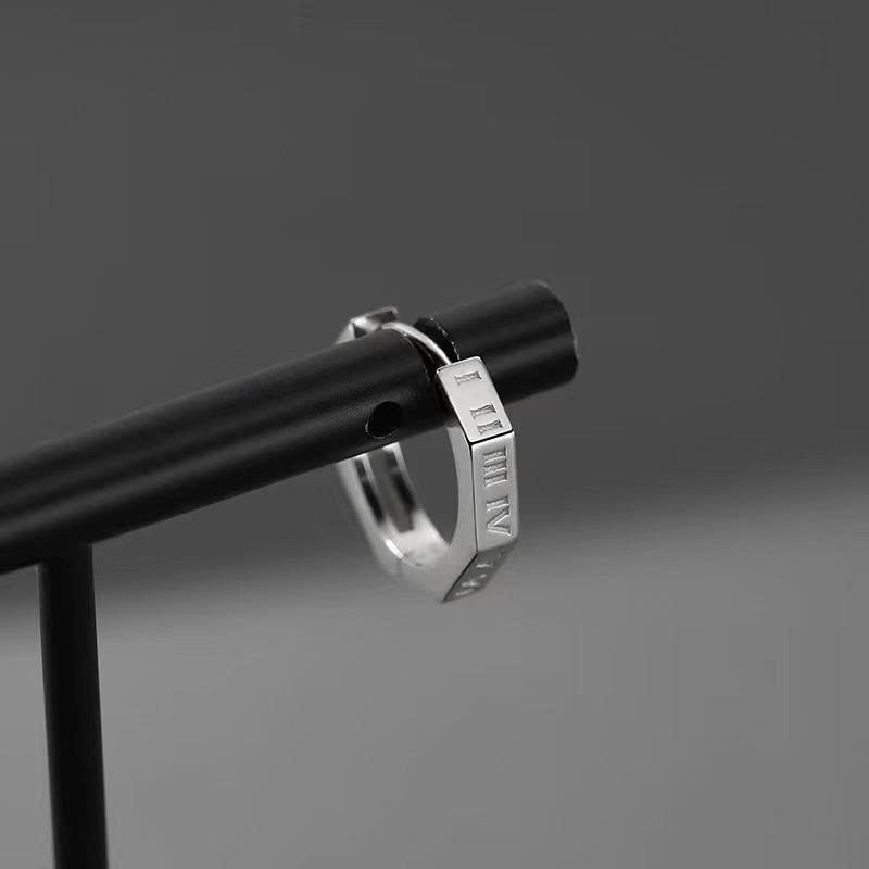 Khuyên tai nam bạc tròn Timeless thiết kế khắc số la mã (1 chiếc) | GEMY SILVER KN47
