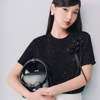 Áo thun OLV đính hoa basic nữ tính Gurnaaz phù hợp đi làm đi chơi