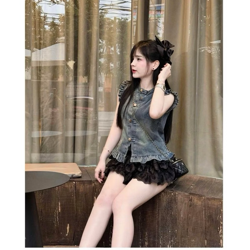 L573- Sét bộ jeans tay bèo sát nách phong cách tiểu thư, áo bò cúc đồng chất bò giấy mềm mịn + chân váy tầng (38-55kg)