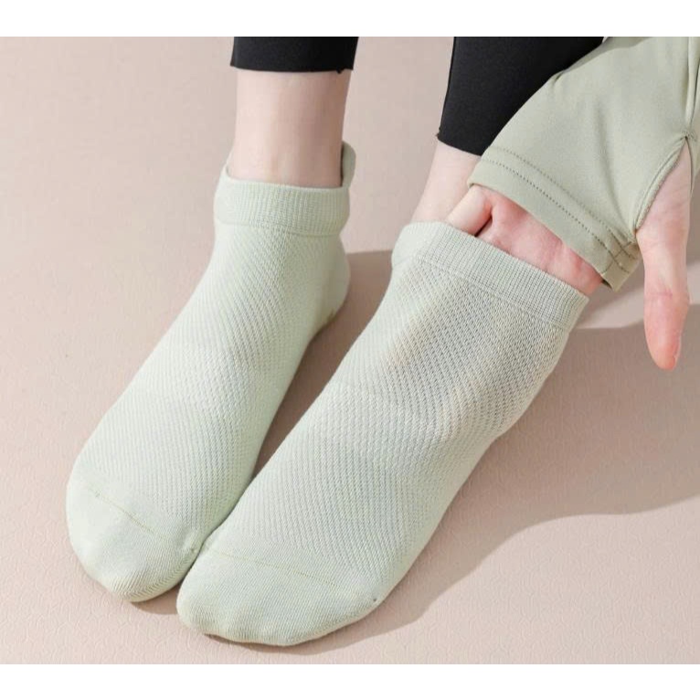 Vớ Tất YOGA cổ thấp chống trượt 10 màu phong cách dễ thương, xinh xắn.