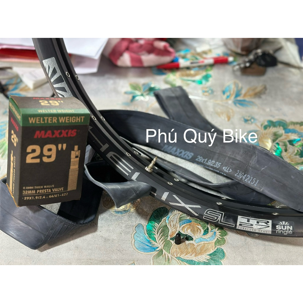 RUỘT XE ĐẠP MAXXIS VN 29 x 1.9/2.4 VAN XE ĐẠP FV 32mm VAN NGẮN