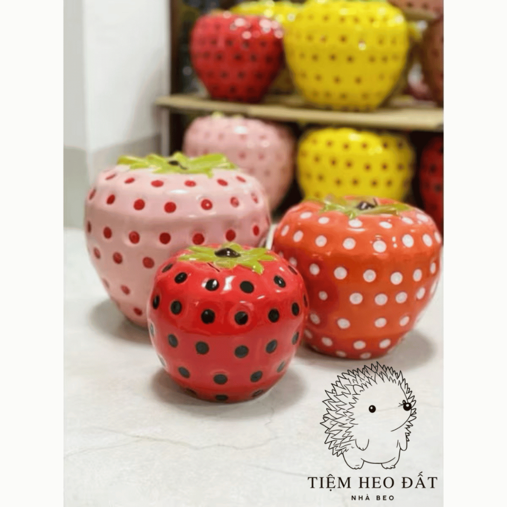 Heo đất trái dâu Bát Tràng dễ thương - Heo gốm tiết kiệm tiền decor độc lạ