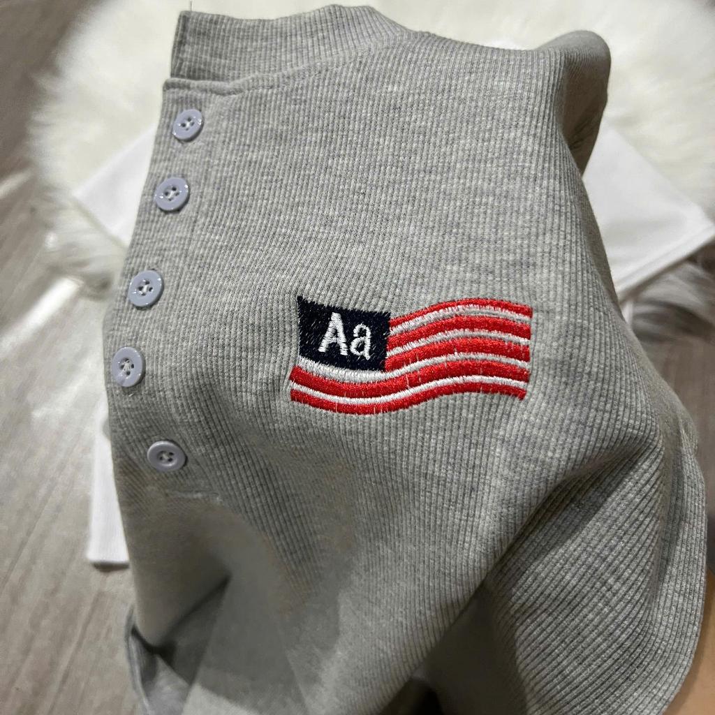 [SIÊU SALE MỞ BÁN] Áo thun babytee Dáng Ngắn Cổ Trụ 5 cúc thêu cờ AA dáng ôm vừa mẫu mới MÙA HÈ 2025
