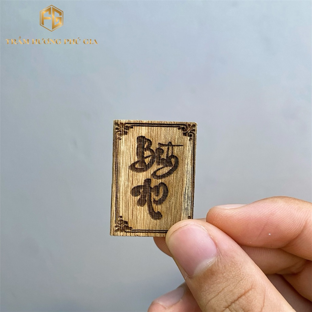 Miếng trầm để ví may mắn