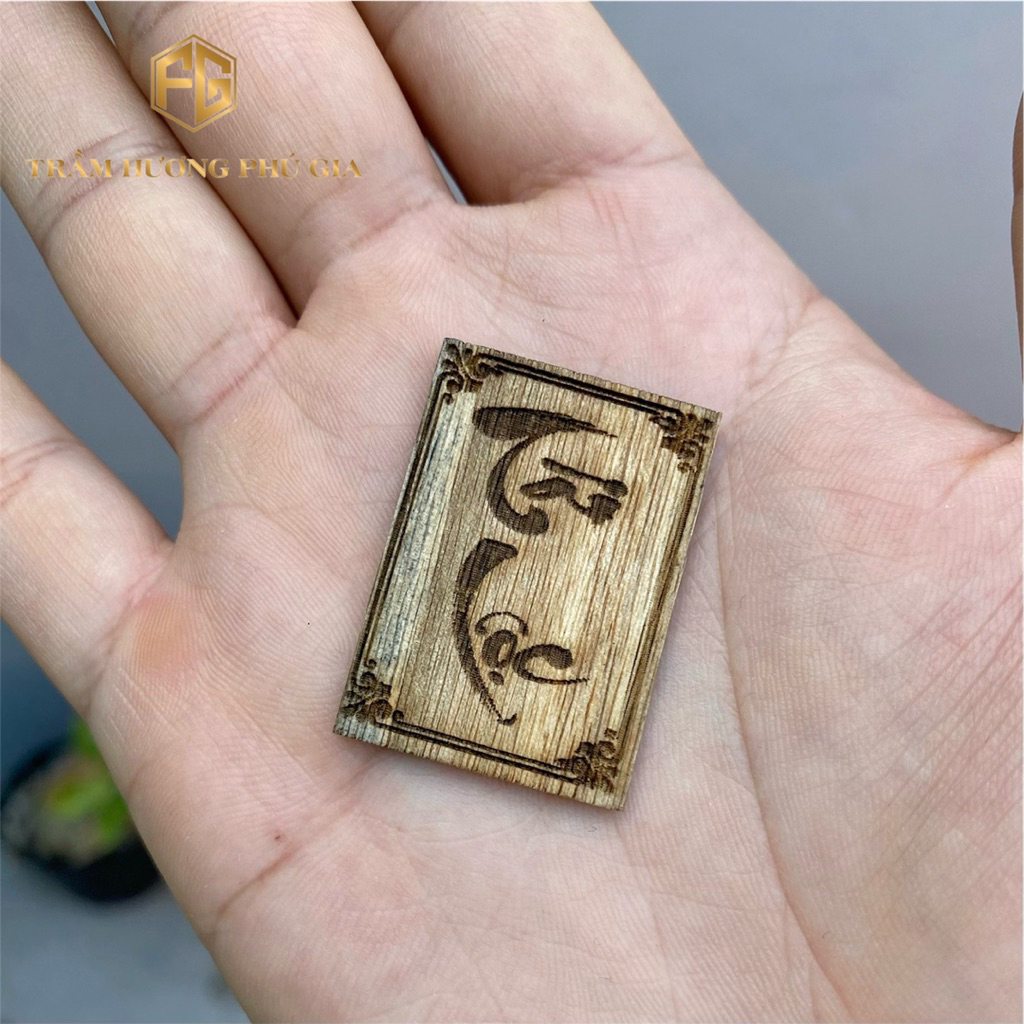 Miếng trầm để ví may mắn
