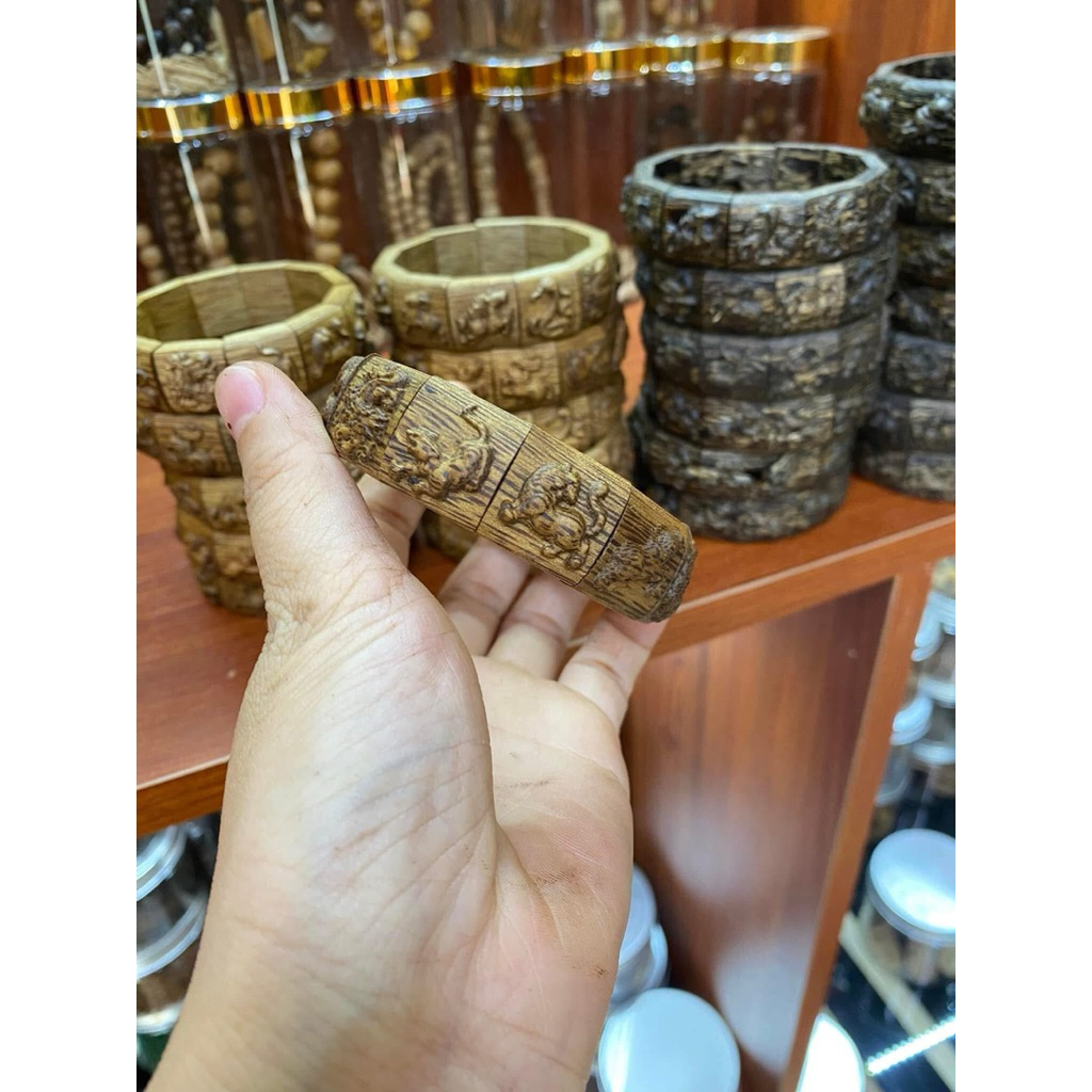 Lắc Tay Trầm Hương 12 con giáp Phong Thuỷ Phú Gia Tài Lộc