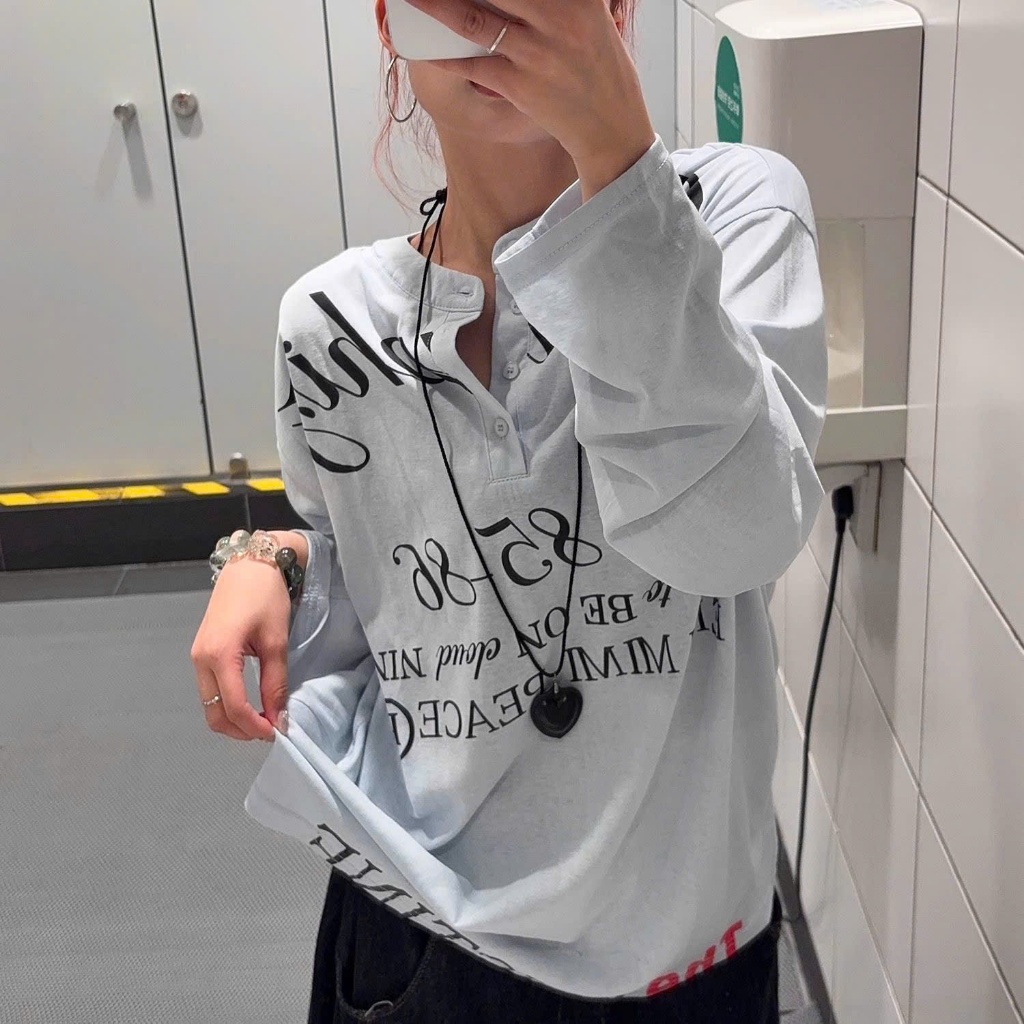 (sẵn)Áo sweater dài tay chất thun cotton khuy cài họa tiết chữ 85-86 ASWT002 - Tiktik