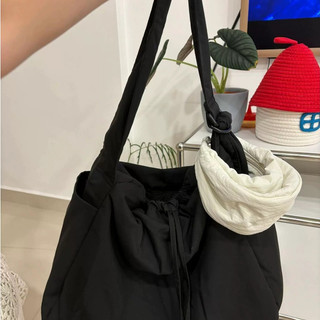 Túi Bán Nguyệt Uni Tiny Siêu Nhỏ Đeo Chéo Cầm Tay Chống Nước Tiện Lợi Phong Cách Tối Giản LOLLIPOP BAGS