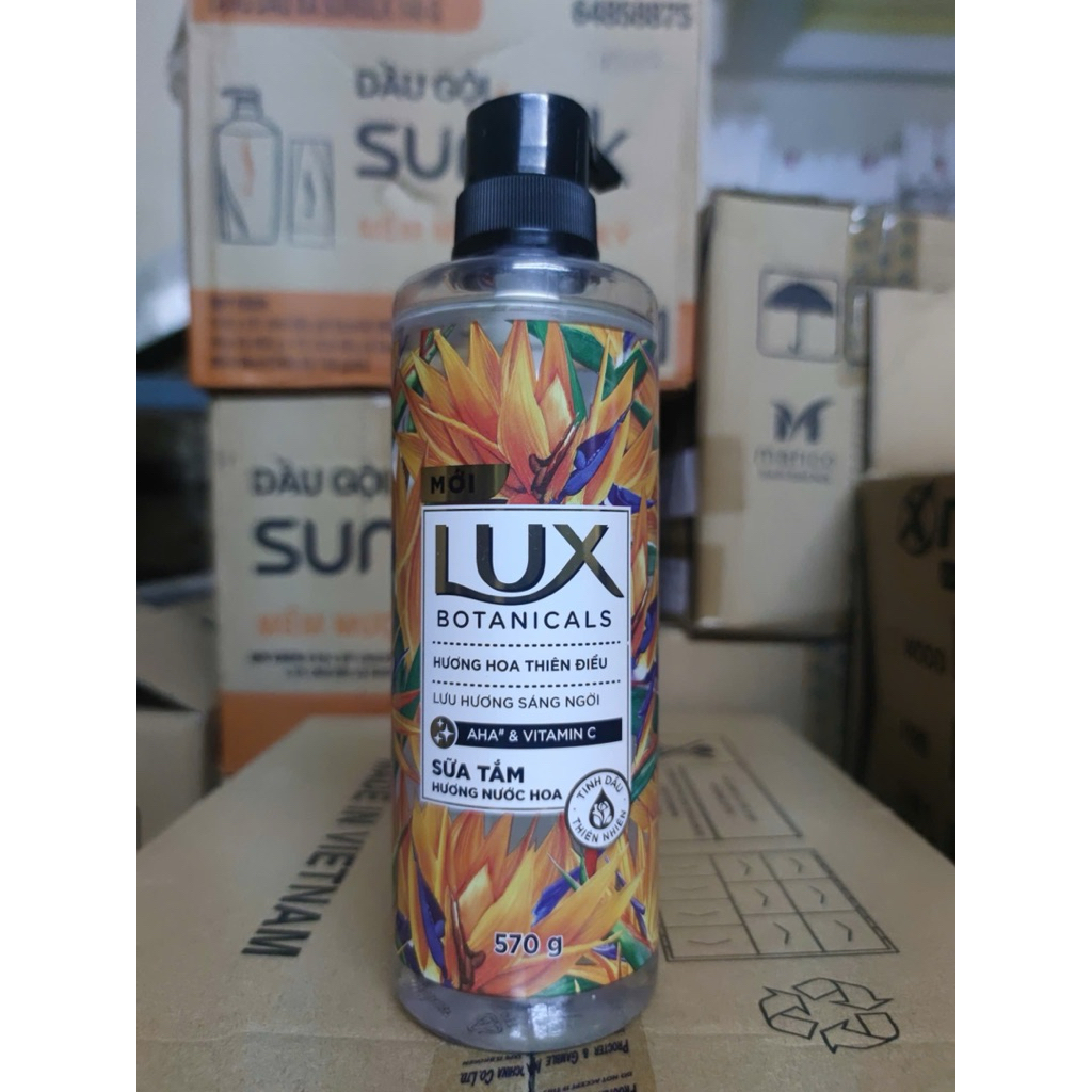 Sữa Tắm Lux Hương Nước Hoa Cao Cấp Sáng Mịn Rạng Ngời 570G
