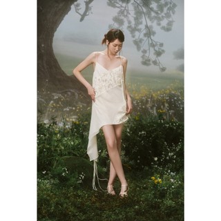 Đầm dây OLV cổ V lệch tà quyến rũ Cream Butterfly Strappy Dress họa tiết bướm phù hợp đi tiệc