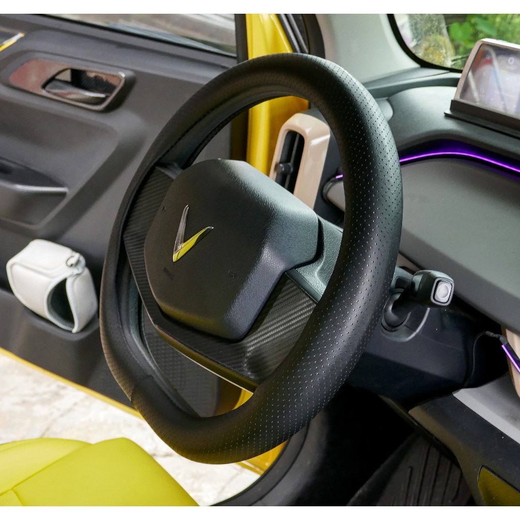 Bọc vô lăng Vinfast VF3 VF5 VF6 VFE34 VF7 VF8 VF9 LIMO GREEN Da thật cao cấp, đục lỗ thoáng khí,mềm mại, chống trơn