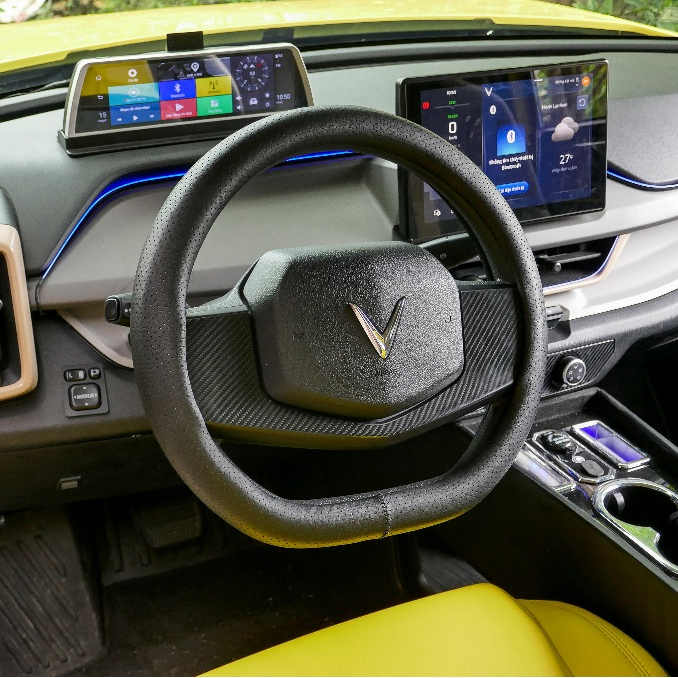 Bọc vô lăng Vinfast VF3 VF5 VF6 VFE34 VF7 VF8 VF9 LIMO GREEN Da thật cao cấp, đục lỗ thoáng khí,mềm mại, chống trơn