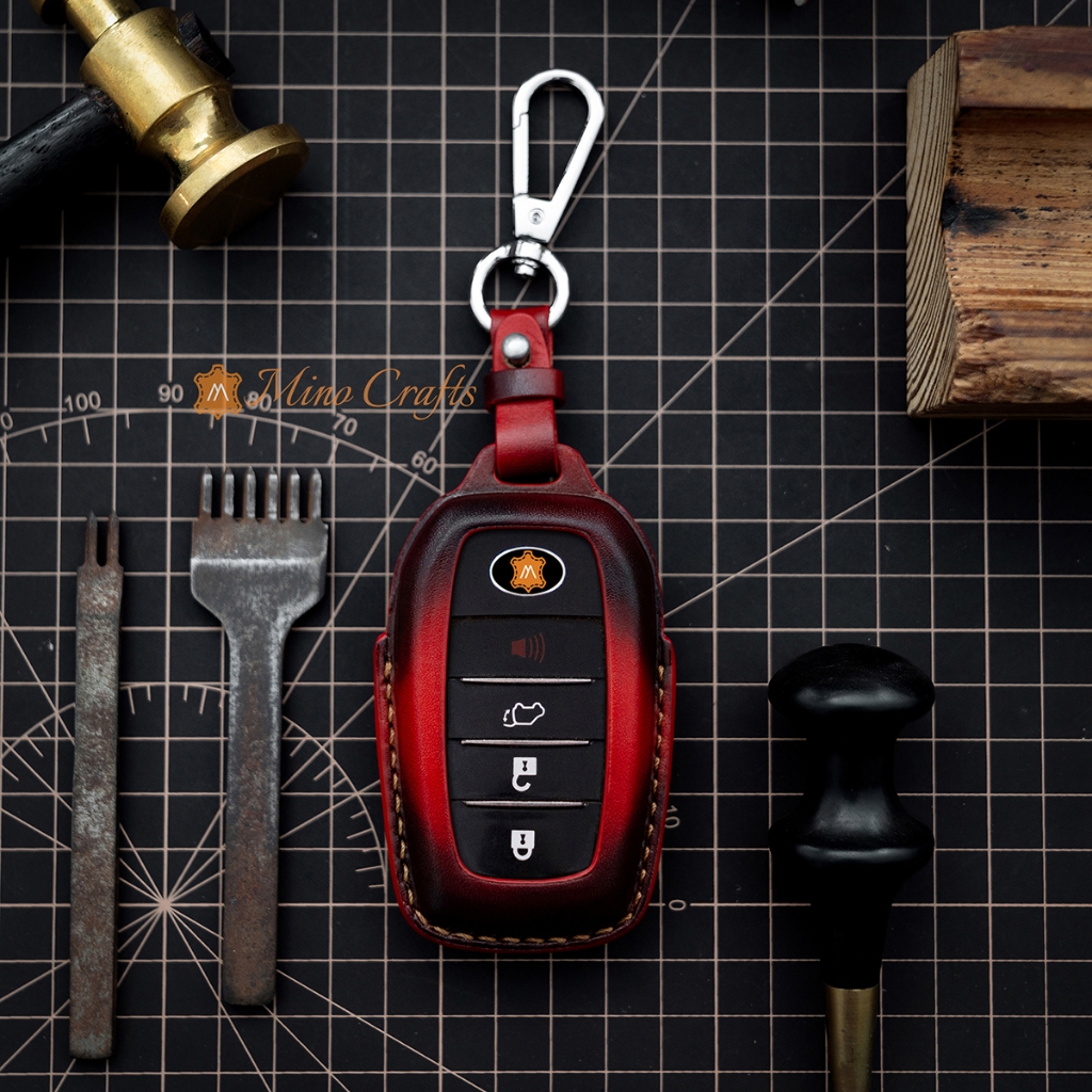 Mino Crafts - Bao da chìa khóa Toyota Fortuner, Land Cruiser, Camry 2025 - Chế tác thủ công - Da bò