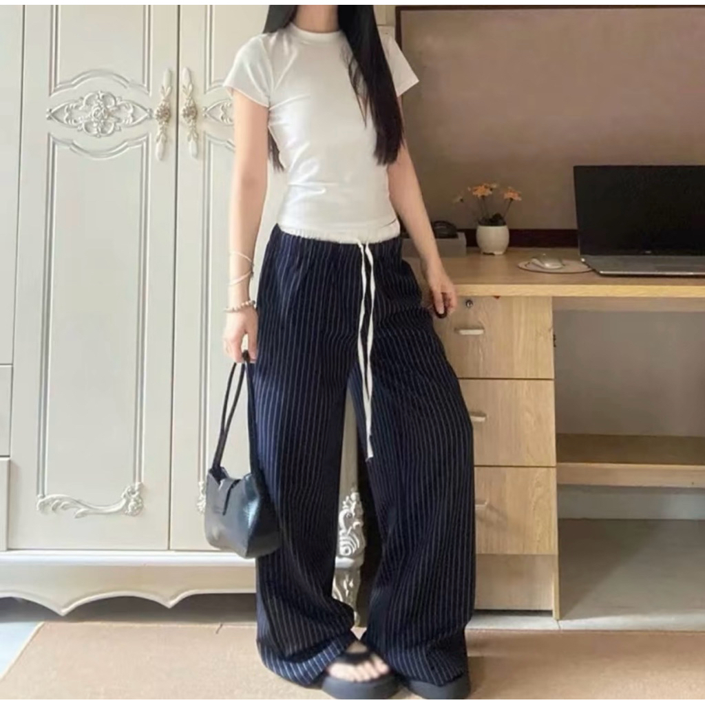 Quần kẻ sọc chỉ ống rộng  nữ hack dáng đủ sai chất vải  mềm minh | BigBuy360 - bigbuy360.vn