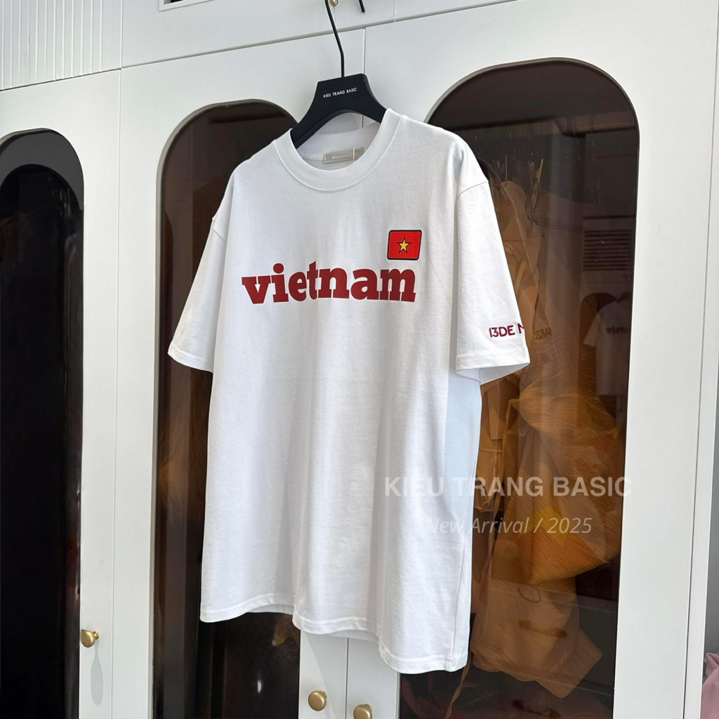 Áo phông Việt Nam đính gấu bông cờ đỏ sao vàng