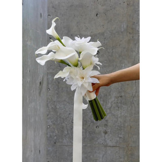 Bó hoa cưới cầm tay cô dâu rum Thanh Ly 12