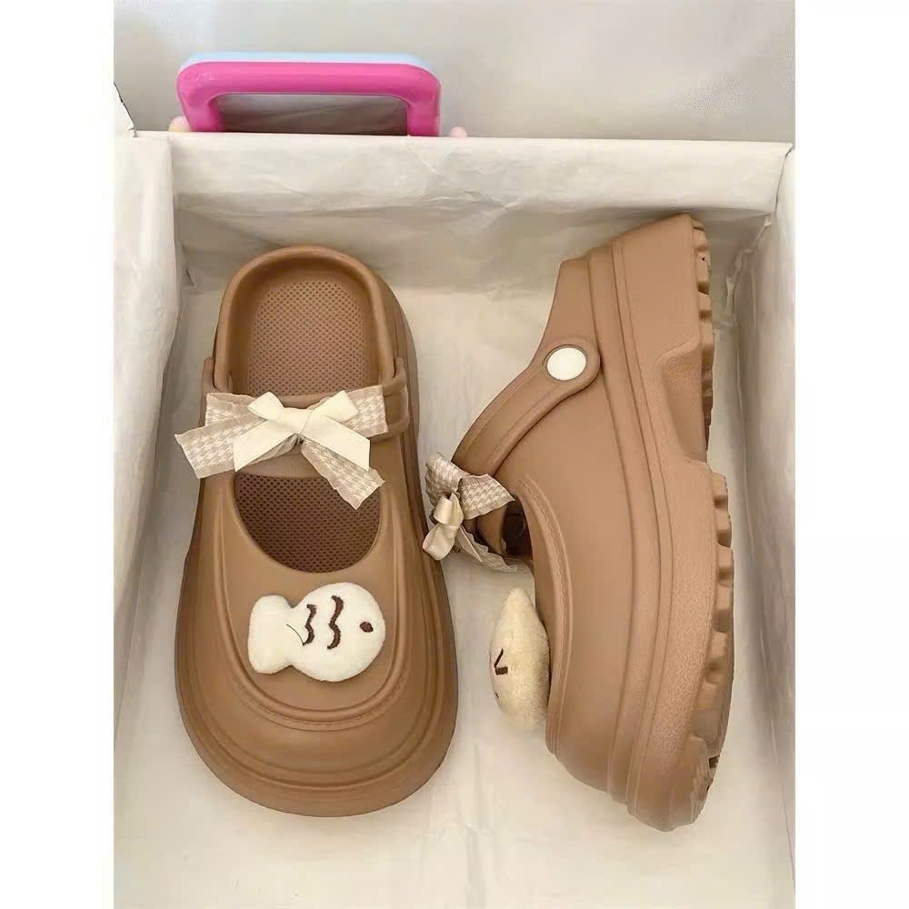 Dép Nữ Sục Cross Đế Cao 5cm Cực Tôn Dáng Chống Trơn Trượt Họa Tiết Sticker Mèo Cá Chất Liệu Mềm 2025