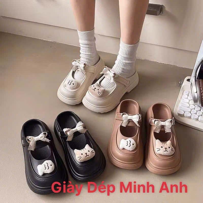 Dép Nữ Sục Cross Đế Cao 5cm Cực Tôn Dáng Chống Trơn Trượt Họa Tiết Sticker Mèo Cá Chất Liệu Mềm 2025