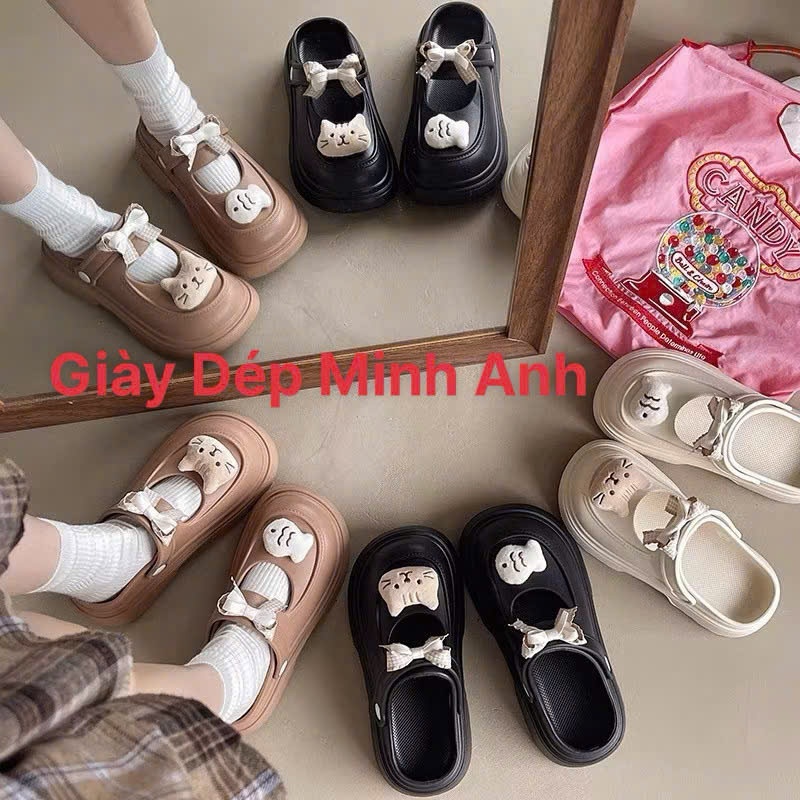 Dép Nữ Sục Cross Đế Cao 5cm Cực Tôn Dáng Chống Trơn Trượt Họa Tiết Sticker Mèo Cá Chất Liệu Mềm 2025