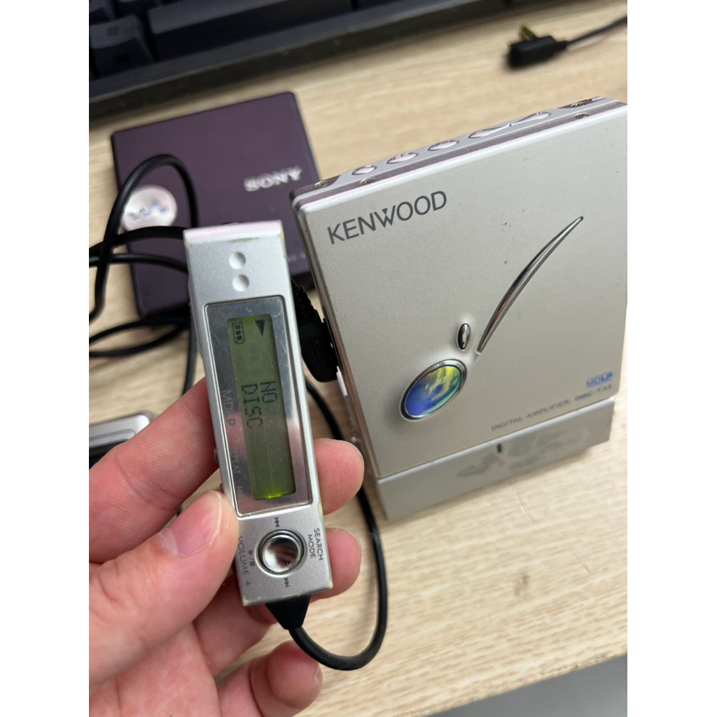Máy nghe nhạc MD kenwood bạc