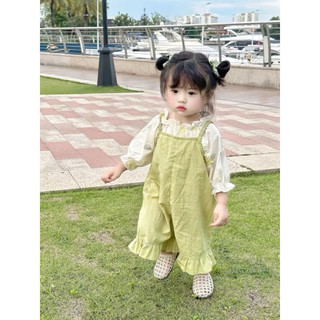 Set yếm quần dài xanh cốm bé gái phối áo trắng tay bồng