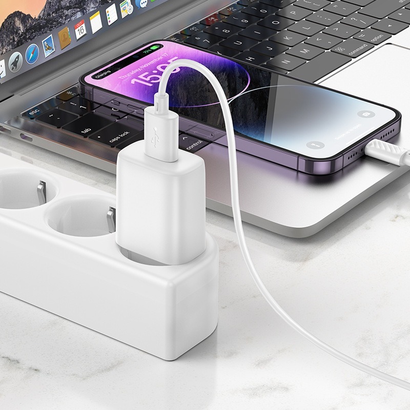 Củ Sạc HOCO C134A 12W 2.4A Cổng USB Chân Tròn EU – Sạc Nhỏ Gọn Dùng Cho Điện Thoại Android, iPad