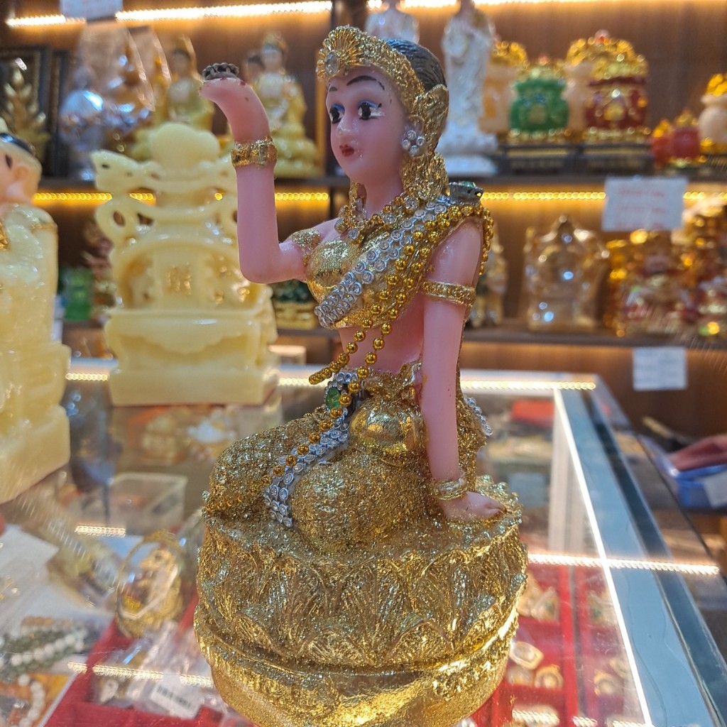 Tượng Trang Trí Cao 16 cm Lộng Lẫy – Phù Hợp Mọi Không Gian Sống