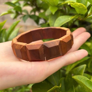 Vòng gỗ Đàn Hương Ấn Độ bản vuông dẹp 18x18mm Thơm ngọt