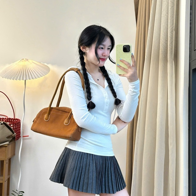 Áo thun nữ dài tay phối cúc thiết kế mũ cá tính ôm eo tôn dáng Joolate 432 P5K2