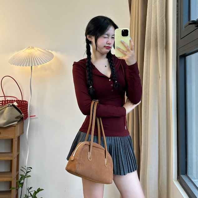 Áo thun nữ dài tay phối cúc thiết kế mũ cá tính ôm eo tôn dáng Joolate 432 P5K2
