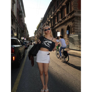 Áo Croptop “Radio Silence” Brandy Melville With Rosé Blackpink