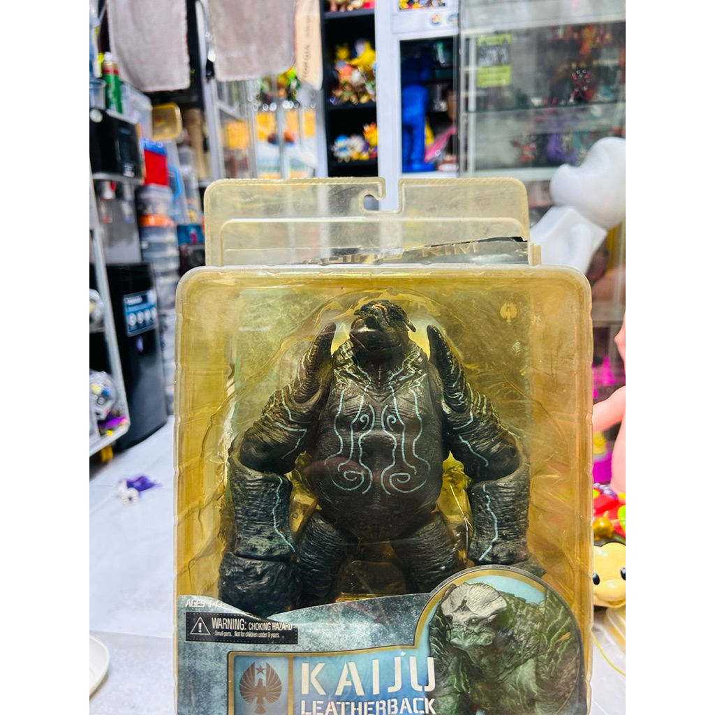 Mô hình Action Figure NECA Pacific Rim Razorback Kaiju chính hãng ...