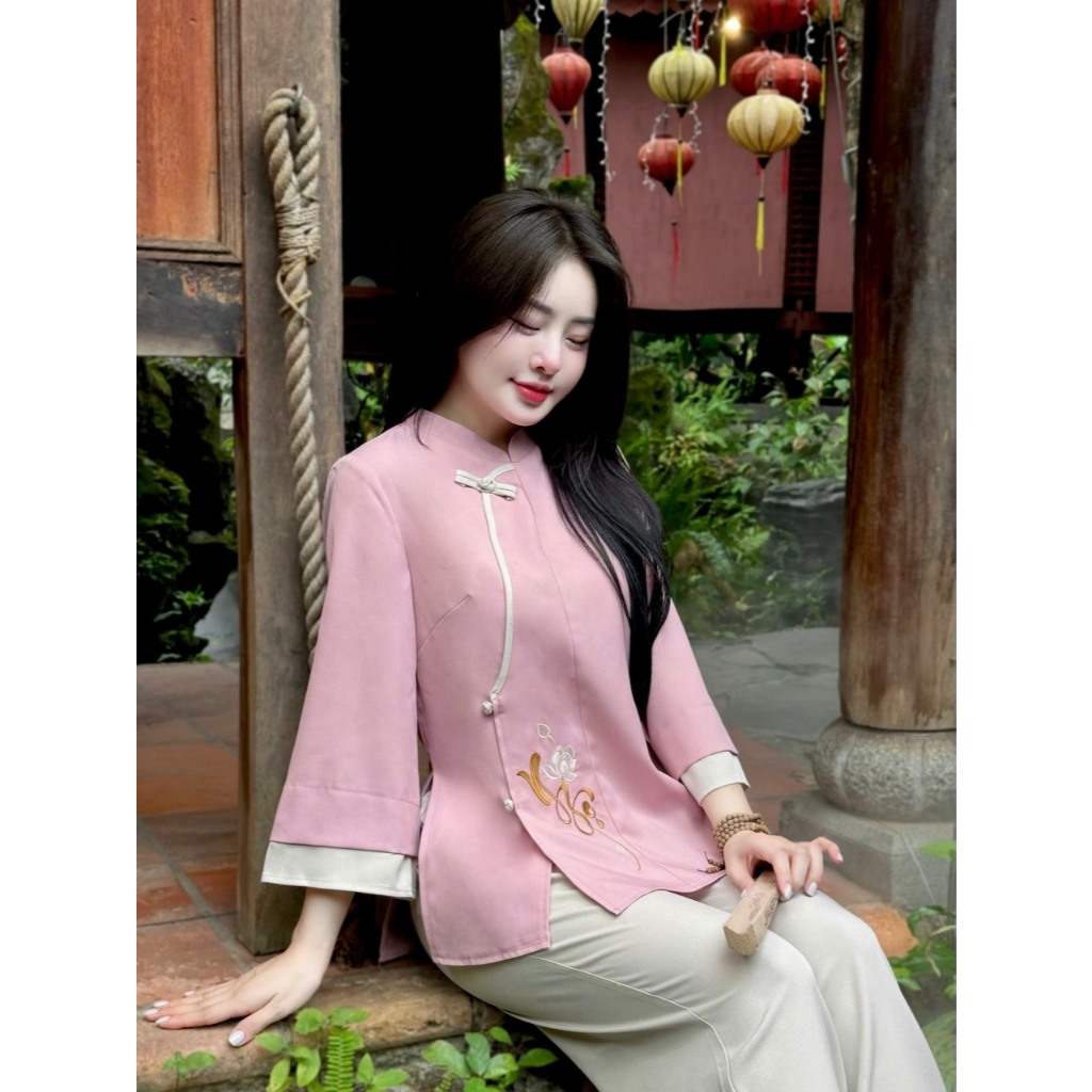 Pháp phục đi chùa cổ tàu khuy chéo thêu sen chữ Ngộ vải đũi thái Đồ lam đi lễ tay phối viền đũi mềm Thanh lịch