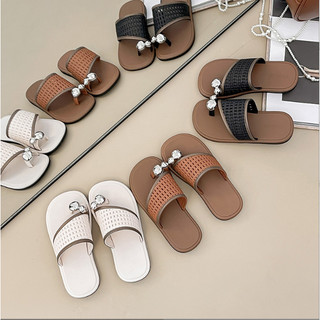 MẸ VÀ BÉ Dép Xỏ Ngón Đính Charm Quai Lỗ Cho Bé Gái K026