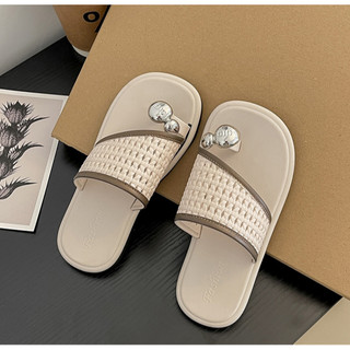 MẸ VÀ BÉ Dép Xỏ Ngón Đính Charm Quai Lỗ Cho Bé Gái K026