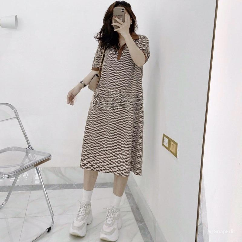 Đầm nữ cổ bẻ bigsize bầu mặc được basic Váy polo cộc tay dáng dài suông form rộng phối viền nâu họa tiết ziczac T1261G