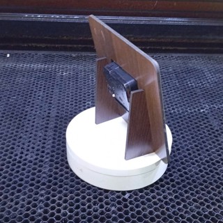 Đồng Hồ Gỗ Để Bàn "A Di Đà Phật" - Đồng Hồ Gỗ Decor Bàn Làm Việc - Nhận Khắc Logo Theo Yêu Cầu
