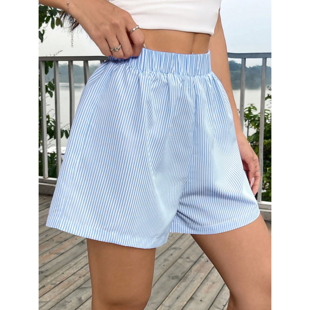 Quần short kẻ sọc xanh dáng rộng thoải mái YN156