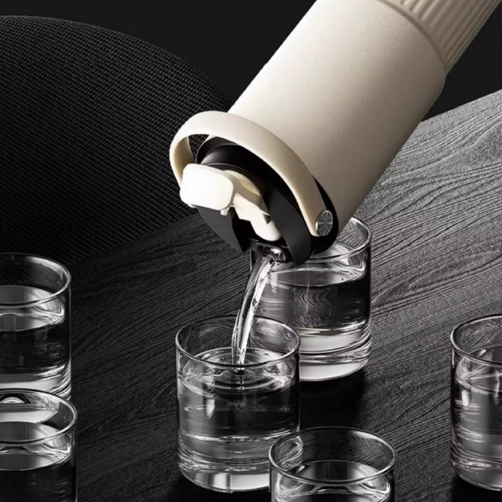 Ly giữ nhiệt cao cấp bình nước giữ nhiệt tráng sứ có quai đeo, bình có ống hút và vỏ chống xước