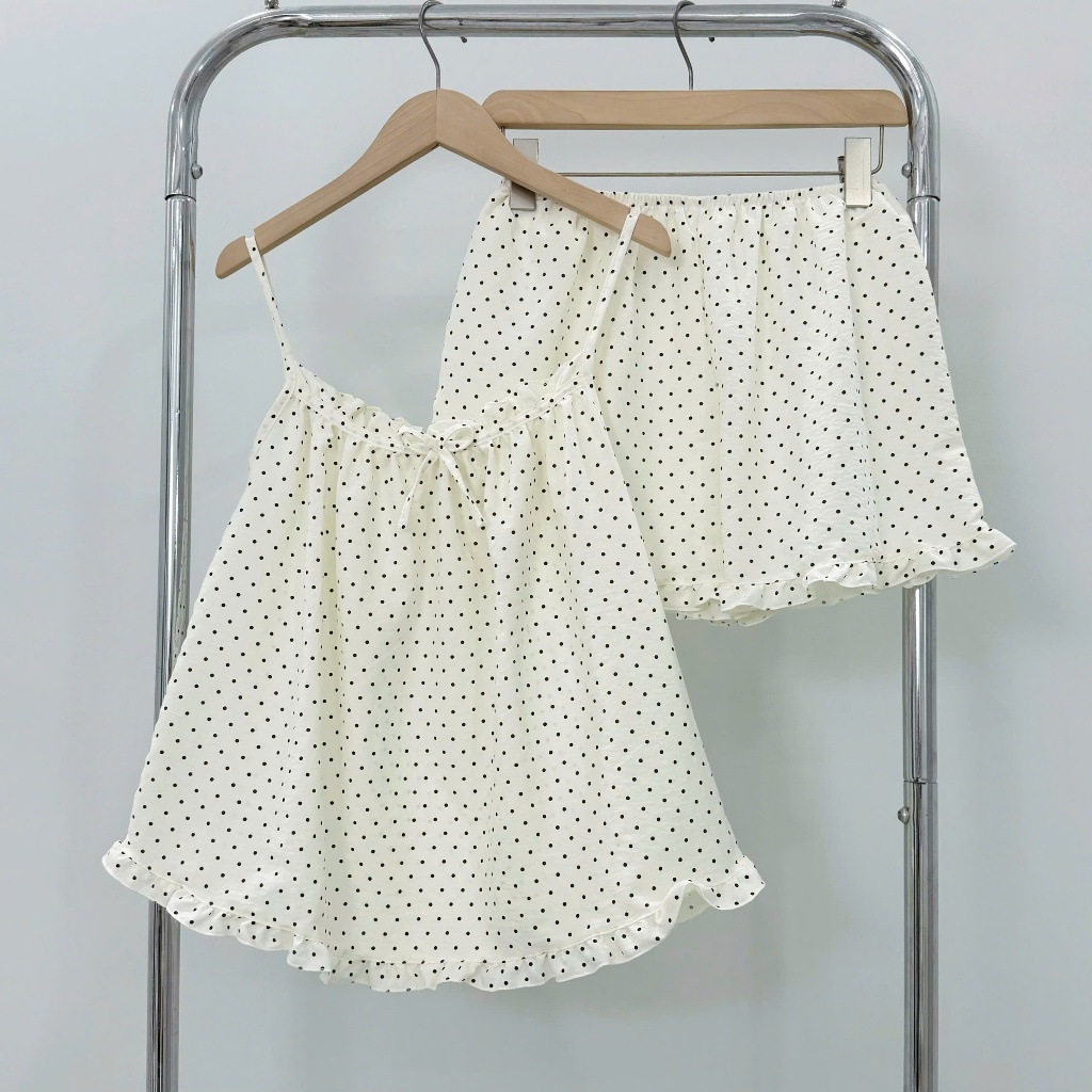 Cotton Bi nền trắng