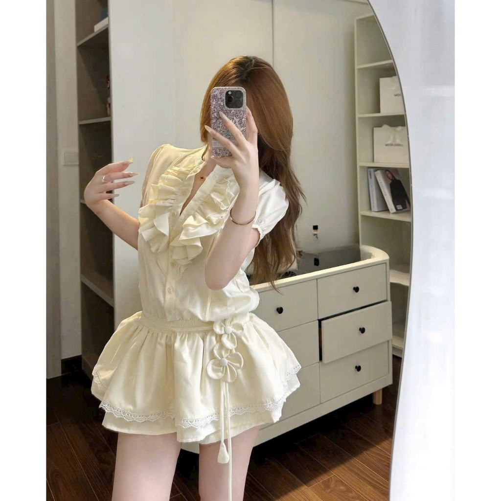 Sét bộ đồ nữ , Áo cổ tàu viền bèo chun eo dáng xoè phối dây hoa kèm quần ngắn tiểu thư LOSY.STORE