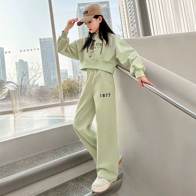 Set áo mũ croptop cô gái 1977 cho bé gái size đại BEESHOP D25035